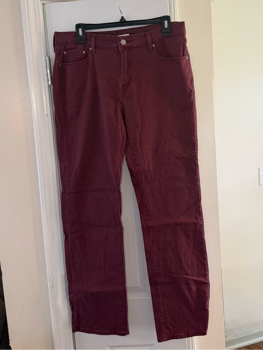 Levi’s 505 Straight Burgundy Stretch Jeans Women’s Size 31 Mid Rise